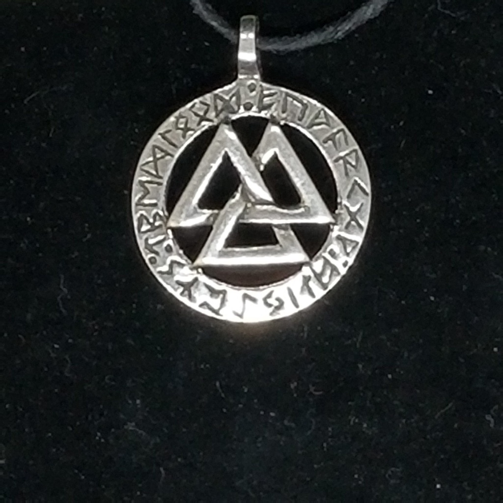 [4215041313755] Valknut Necklace