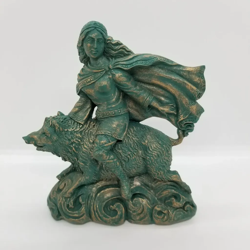Freyja and Hildisvini Statue